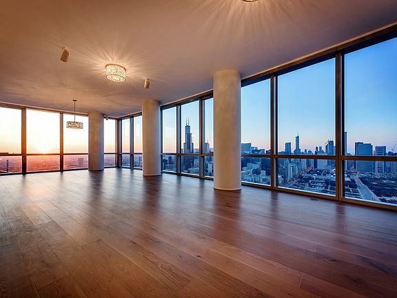 3rd image of 1211 S Prairie Ave APT 5605