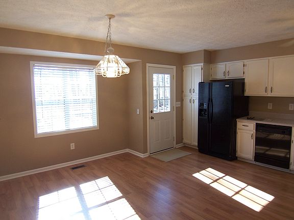 Dining area steps out onto deck