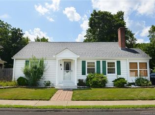15 Strong Ct, Plainville, CT 06062