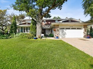 1270 Warwick Ct, Deerfield, IL 60015