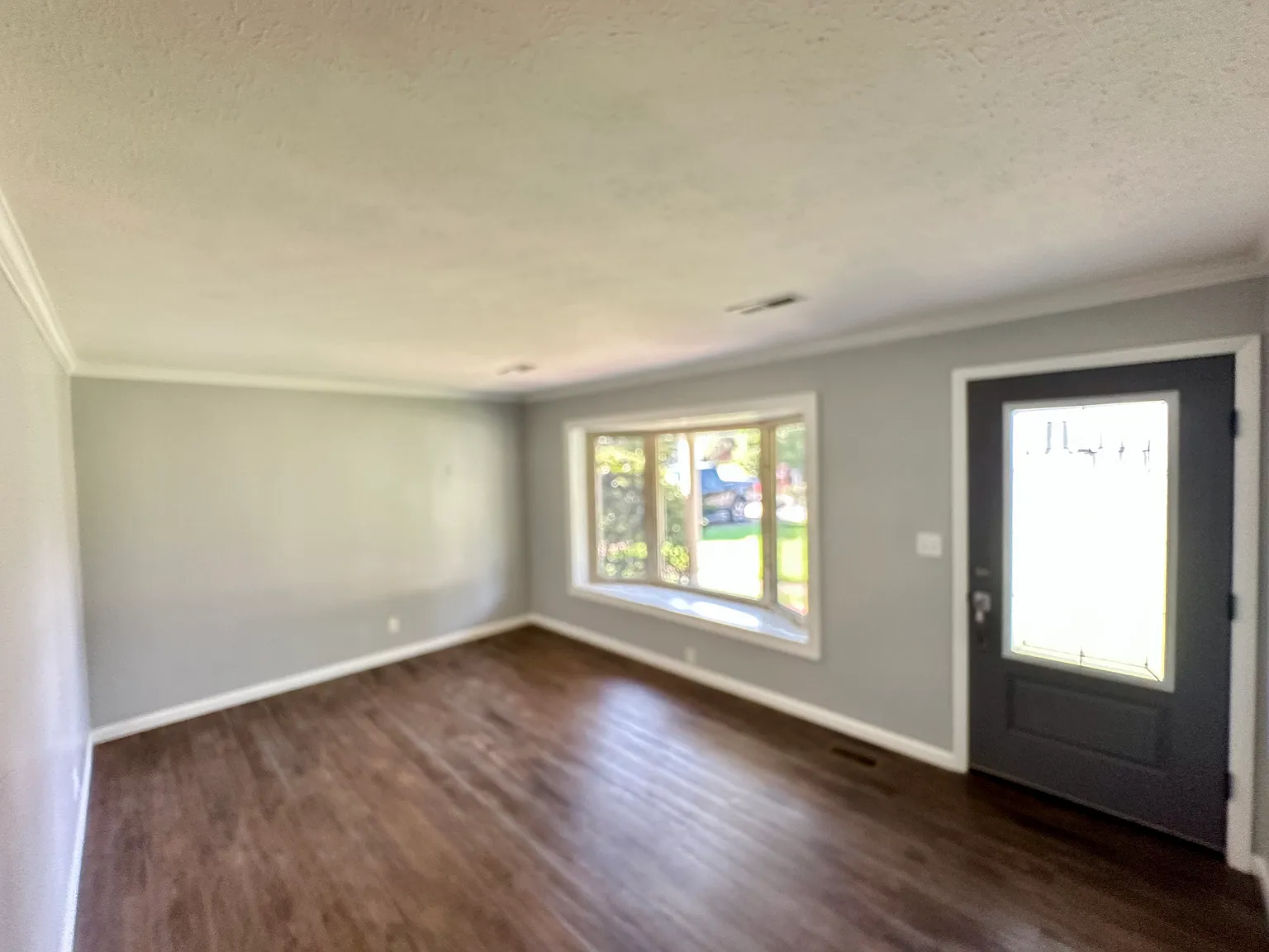 3 bed, 1752 sqft, $1,890 — Photo 2