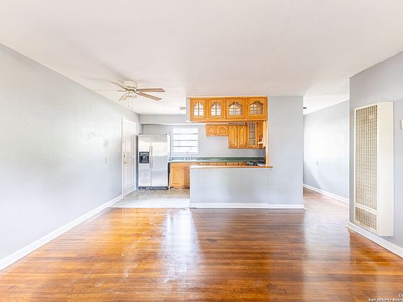 4th image of 350 HIALEAH AVE