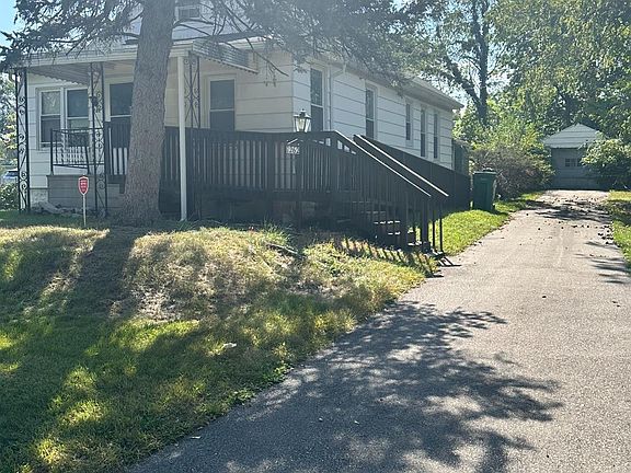 2nd image of 1262 Davis St