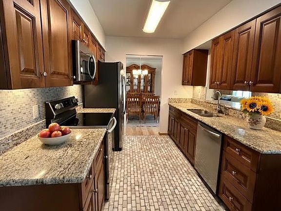 4th image of 1770 Palm Dr