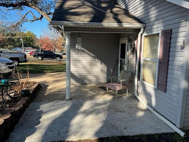 611 E 4th Pl, Grove, OK 74344 | MLS #23-2074 | Zillow