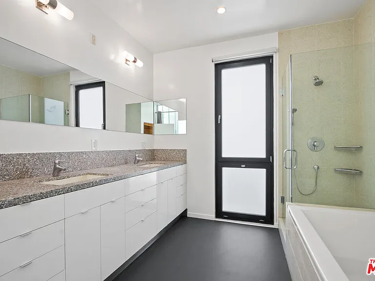 4262 Lincoln Ave — Photo 7