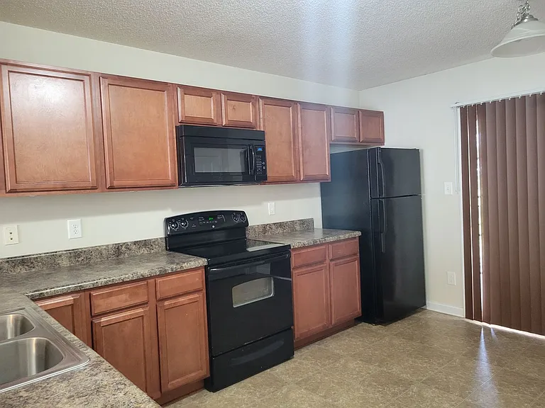 1002 Ornate Dr — Photo 16