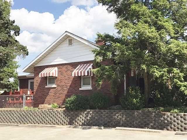 2nd image of 910 Vigo St