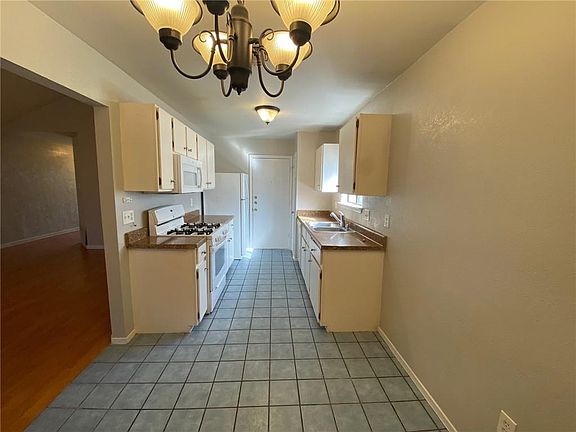 5th image of 1301 Dominique Dr