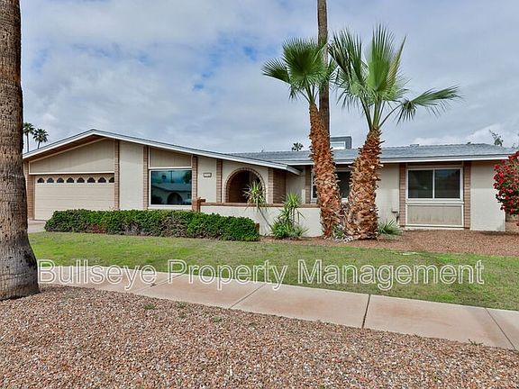 3rd image of 2334 W Calle Iglesia Ave
