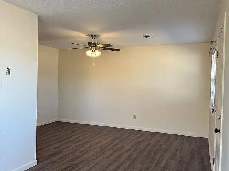 2700 N Rudy Rd — Photo 2
