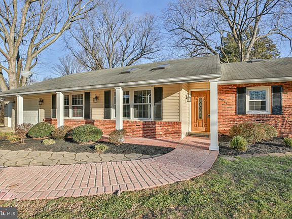 2nd image of 3571 University Dr