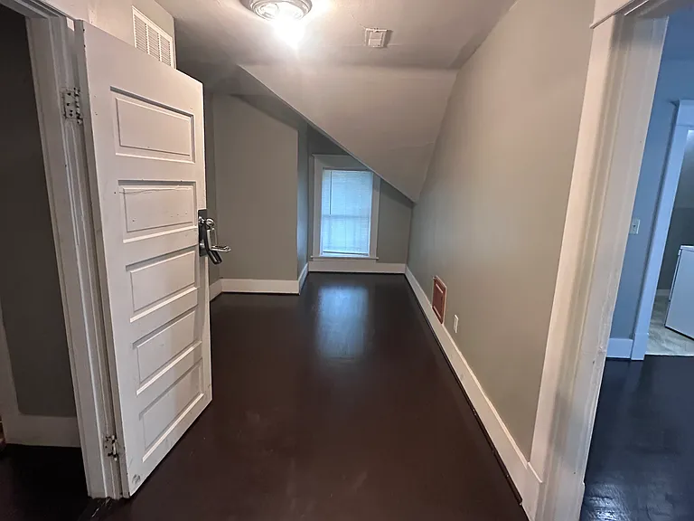108 N 2nd St #4 — Photo 3