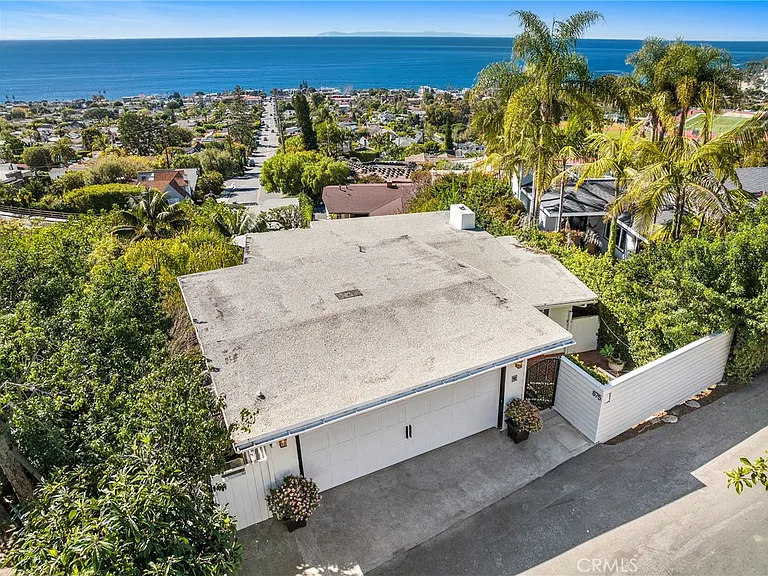 875 Coast View Dr — Photo 36