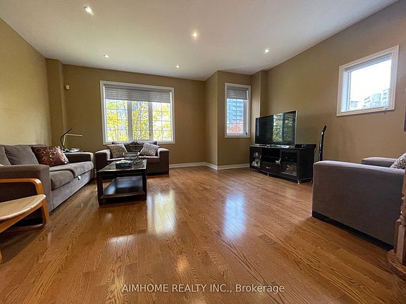 2nd image of 75 Leitchcroft Cres