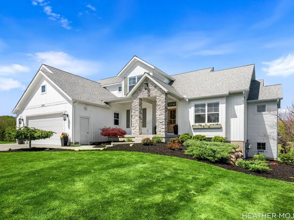 8115 Hanna Lake Ave SE, Caledonia, MI 49316