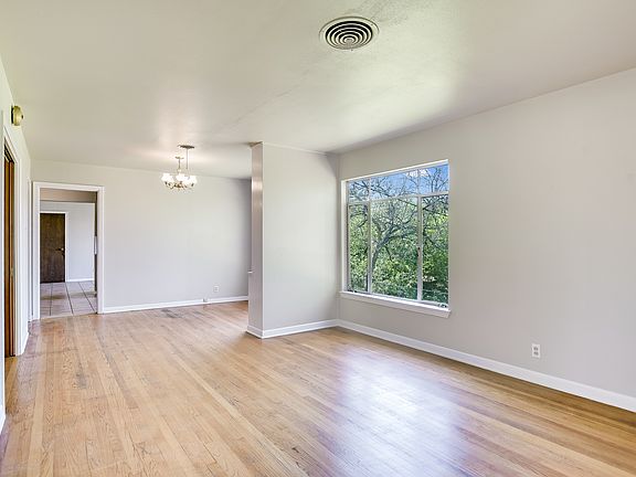 5th image of 119 Longridge Dr