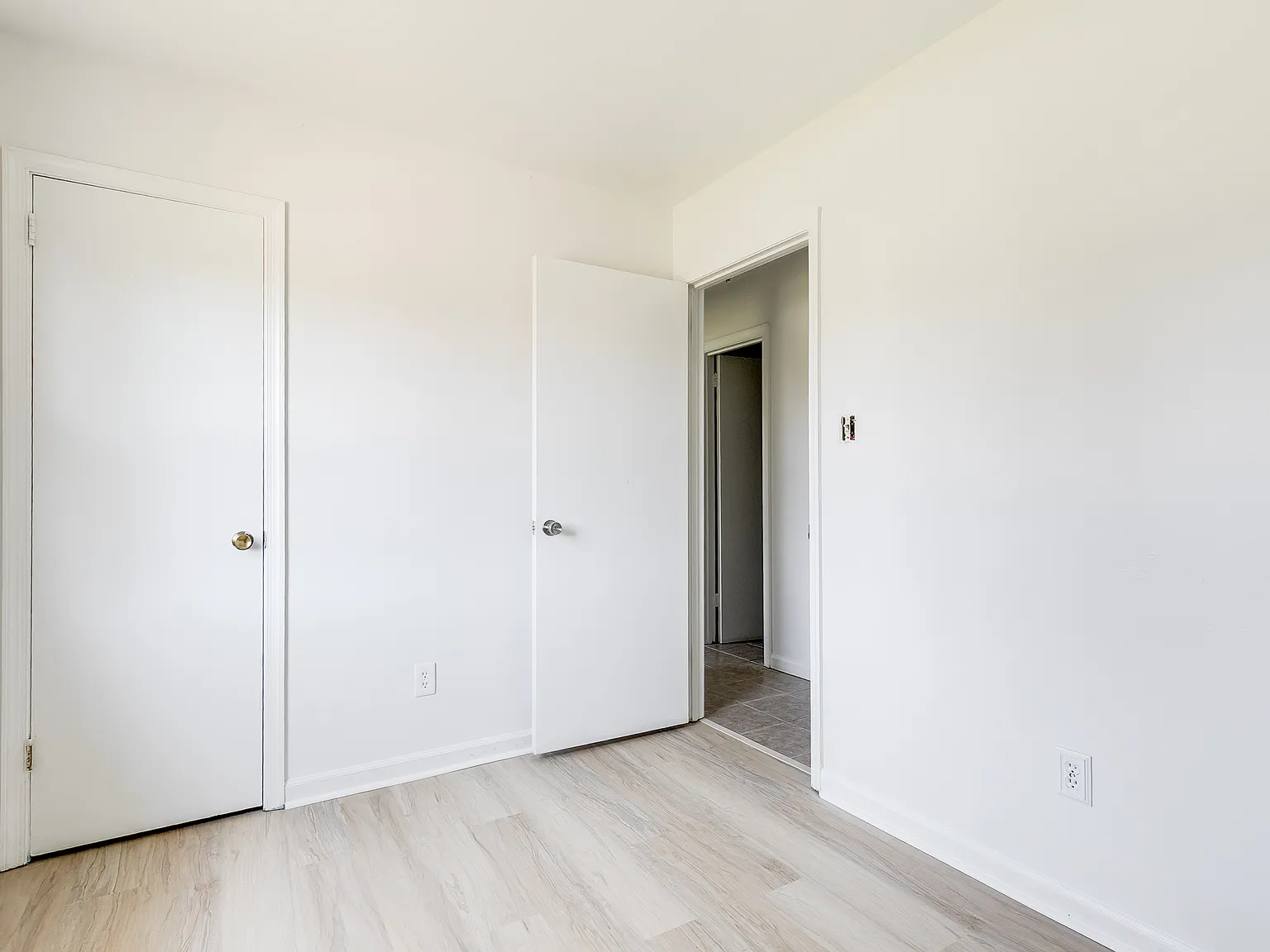 5 bed, 2.5 bath, 1636 sqft, $3,009 — Photo 3
