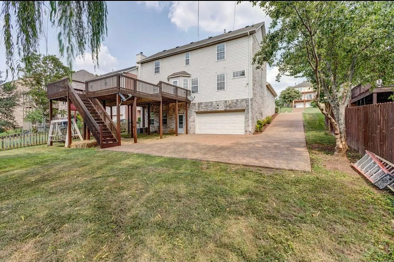 1 bed, 1200 sqft, $1,405 — Photo 3