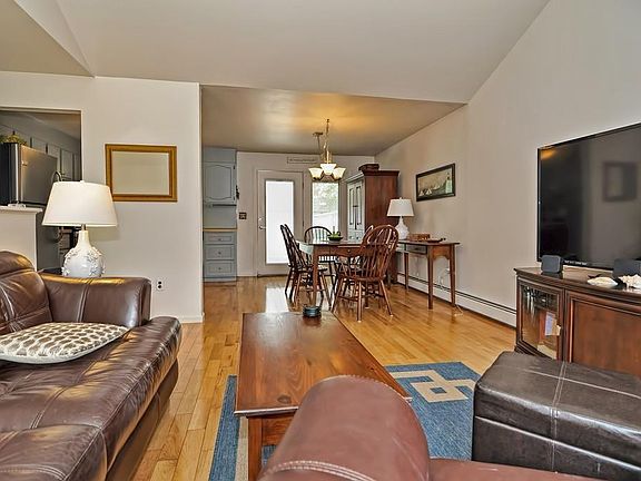 5th image of 59 Longfellow Dr