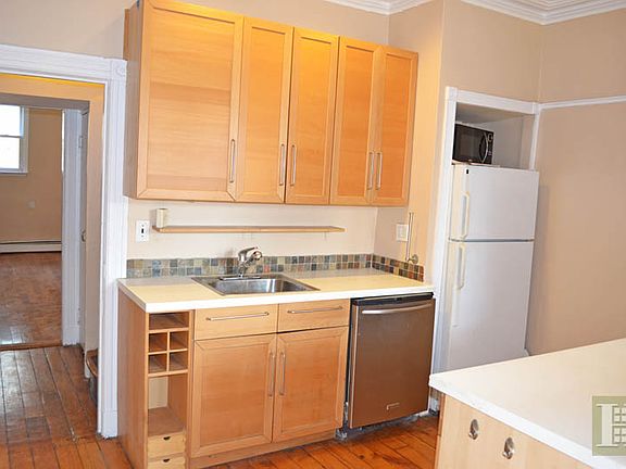 2nd image of 417A 18th St #1