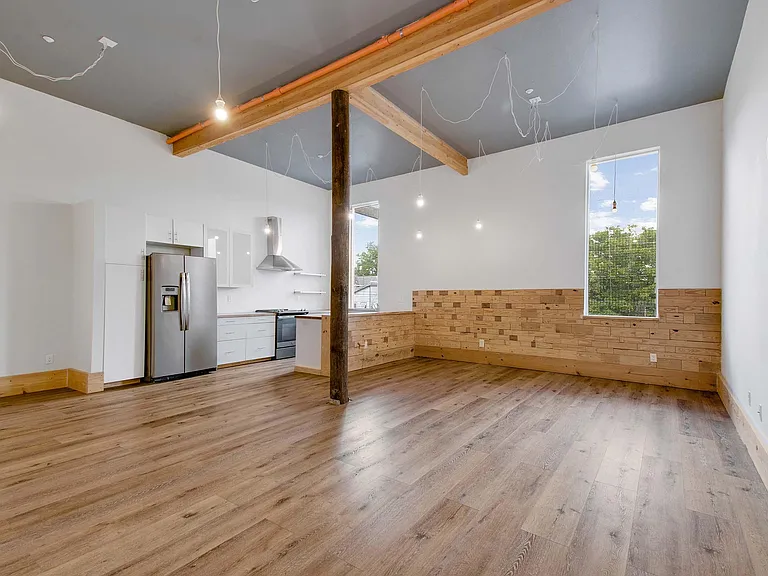 305 N Parker Ave — Photo 6