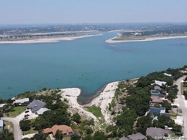 1416 Canyon Trce, Canyon Lake, TX 78133