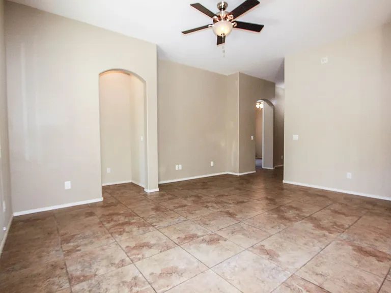 6803 E Hetley Pl — Photo 3
