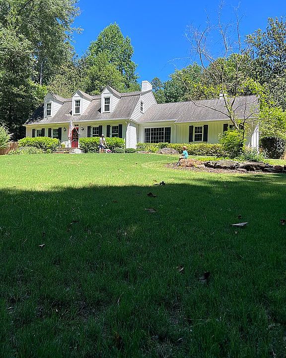 1st image of 495 Chestnut Dr