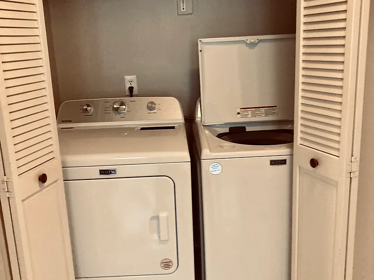 Washer Dryer included