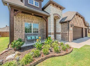 221 Hawks Ridge Trl, Burleson, TX 76028