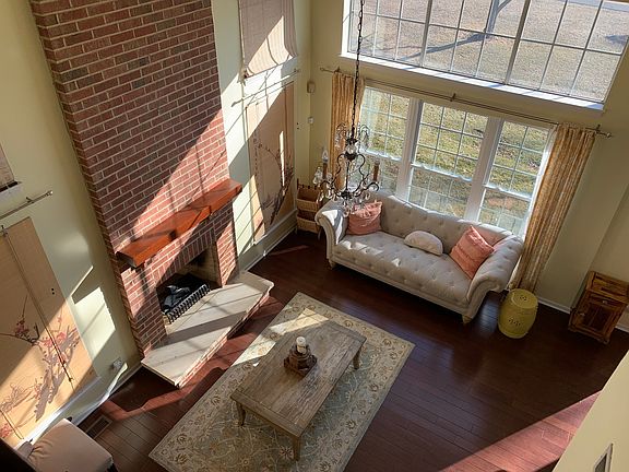 3rd image of 2205 Seaver Ln