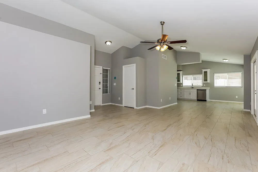 3 bed, 2.0 bath, 1308 sqft, $2,230 — Photo 3