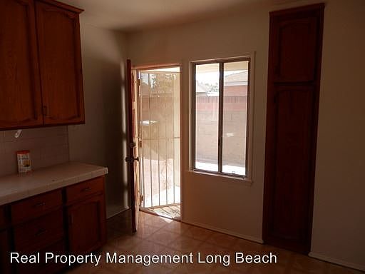 5th image of 14012 Longworth Ave