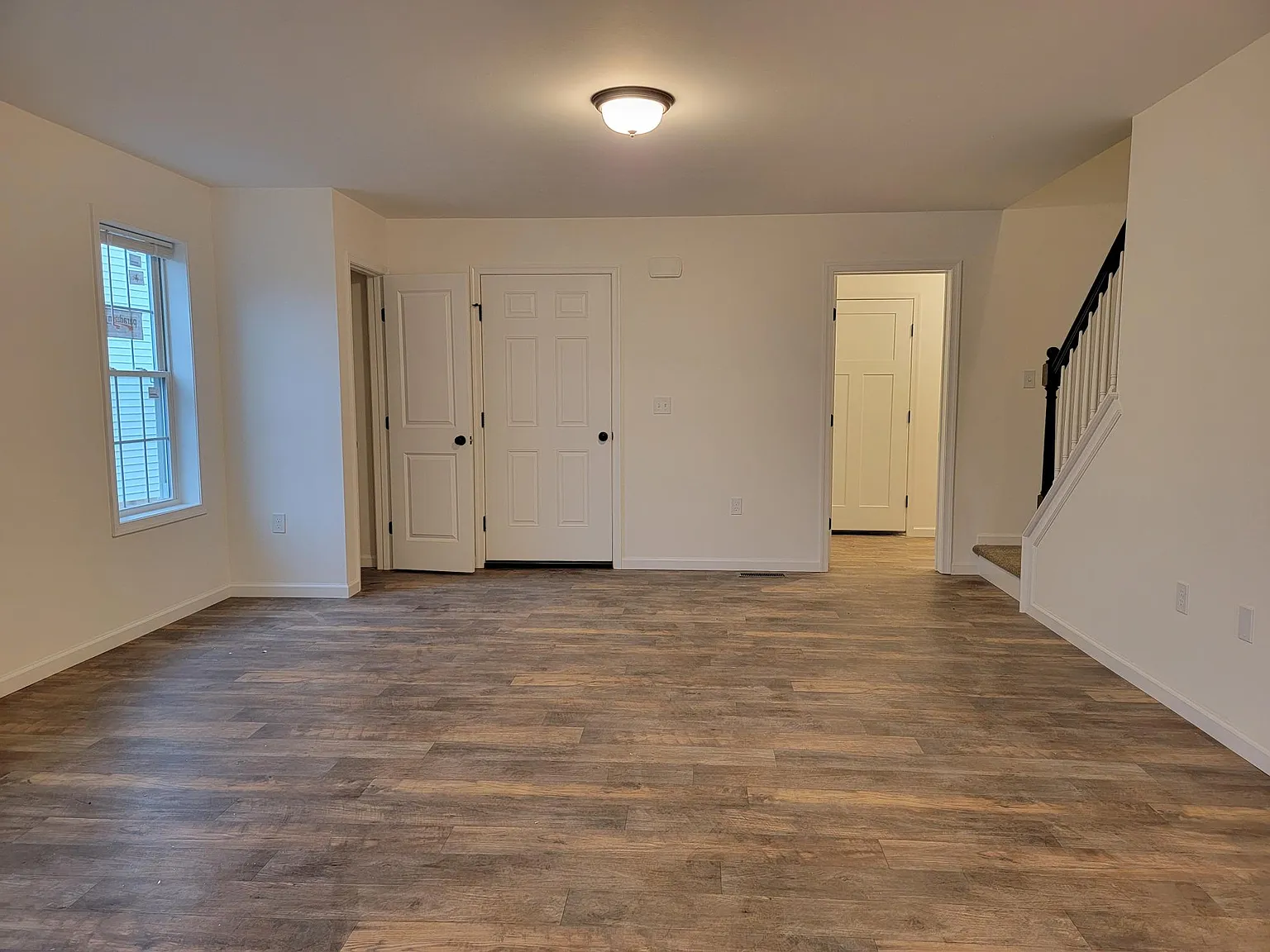 3 bed, 2.5 bath, 1689 sqft, $2,195 — Photo 2