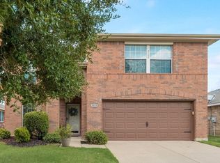 9109 Wagon Trl, Aubrey, TX 76227