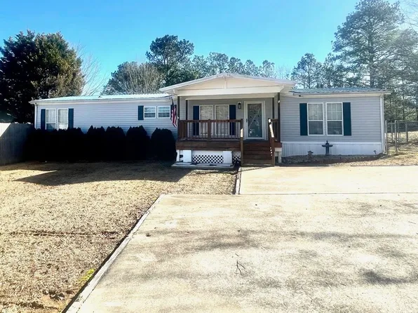 69 Reaves Rd, Anniston, AL 36201