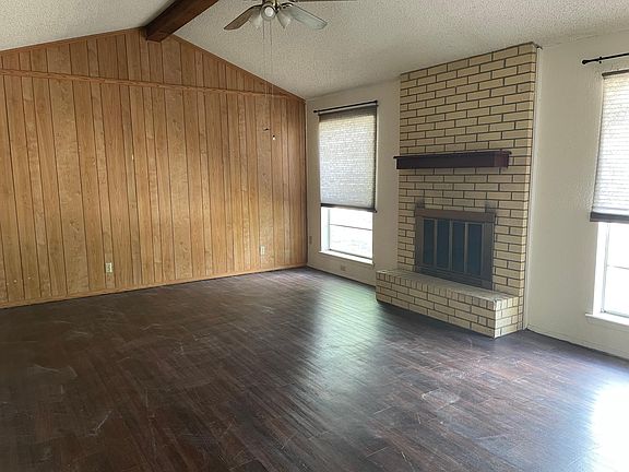 2nd image of 399 Somerset Pl #399