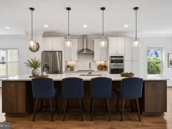 6127 Olivet Dr, Alexandria, VA 22315