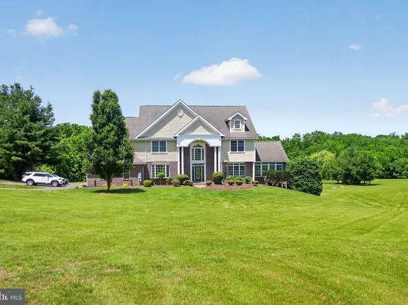 39260 Charles Town Pike, Hamilton, VA 20158