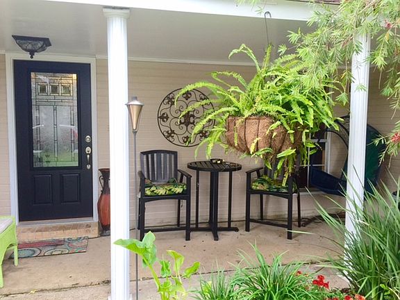 2nd image of 2709 Pin Oak Dr