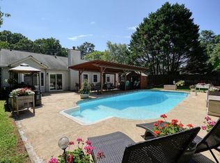 912 River Rock Dr, Woodstock, GA 30188
