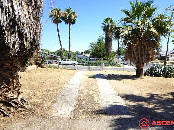 2nd image of 2418 N Inyo St