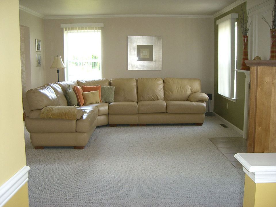 2nd image of 1013 Greenleaf St
