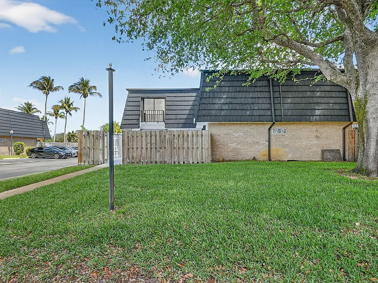 320 Woodland Rd — Photo 48
