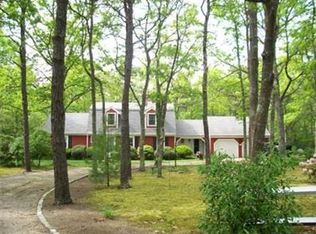 38 Dana Ct, Cotuit, MA 02635