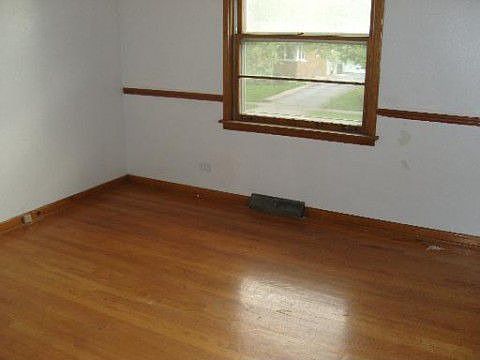 2nd image of 14727 State St