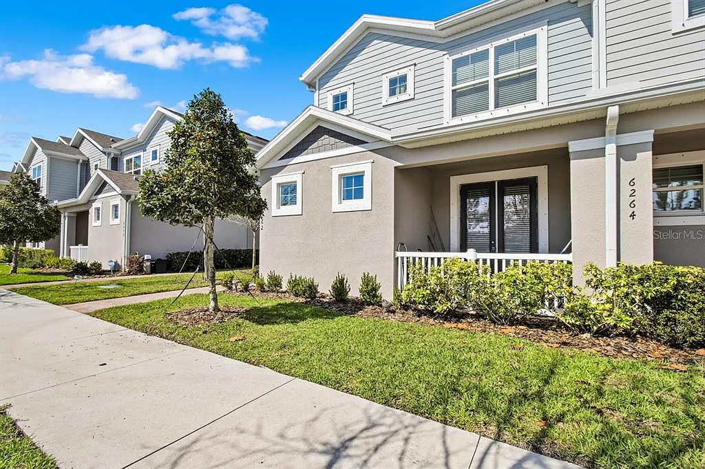 4 bed, 3.5 bath, 1976 sqft, $2,450 — Photo 2