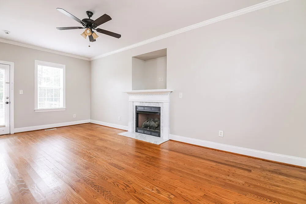 3 bed, 2.5 bath, 2184 sqft, $2,255 — Photo 4