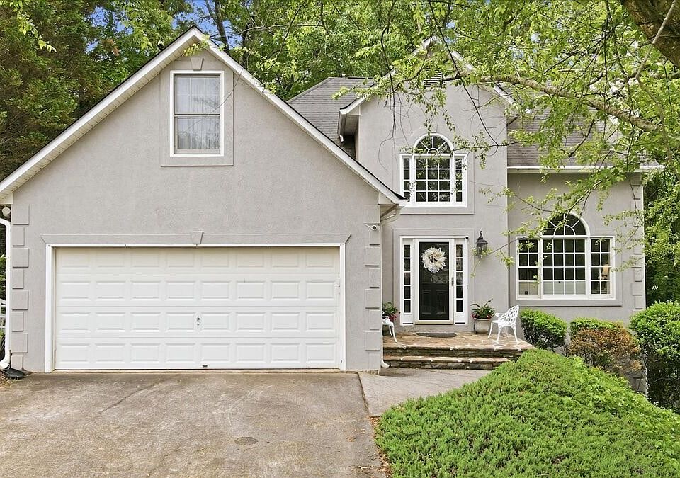 1st image of 305 Pamela Pl